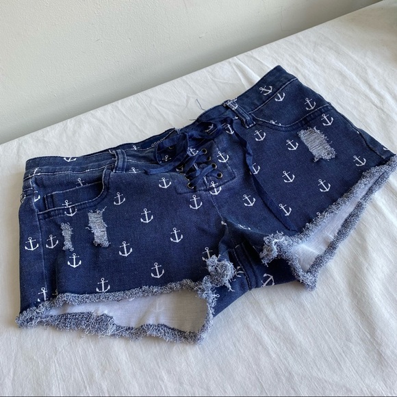 Ocean Drive Anchor Print Distressed Denim Shorts - Picture 5 of 14